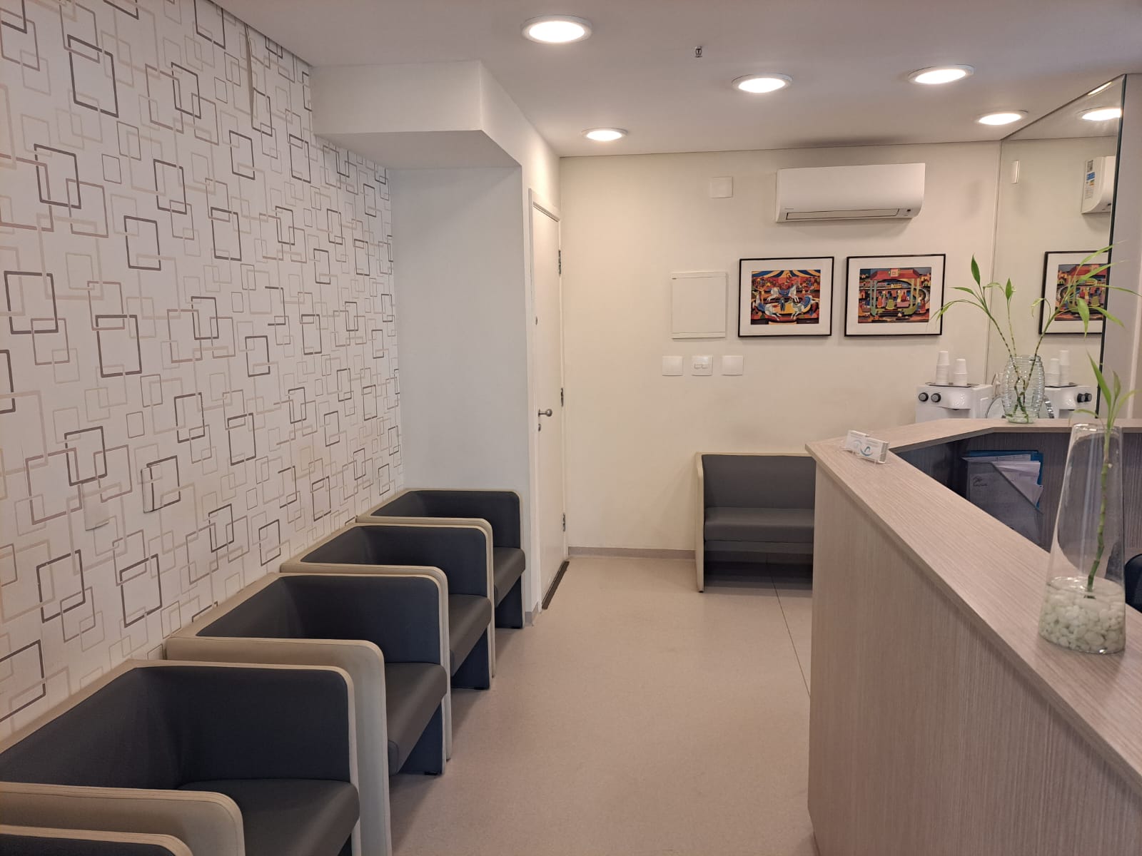 Recepção — consultório do Dr. Mario Neia